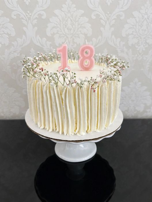 Bolos personalizados, casamento/ batizados e longcake