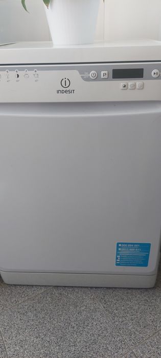 Maquina de lavar loiça Indesit