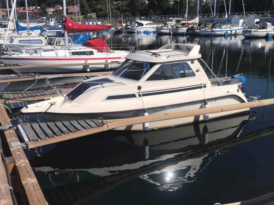 Motorówka łódź jacht motorowy Uttern 5750c Yamaha 70 przyczepa Reja24