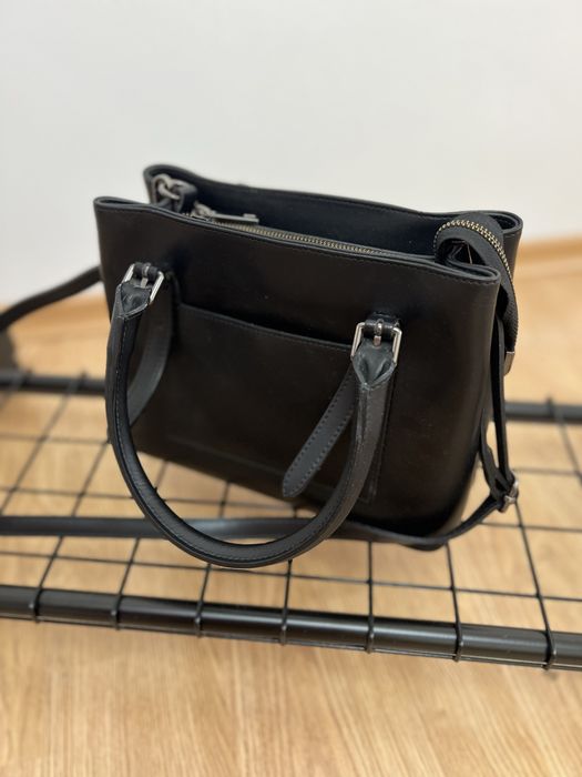 Чорна шкіряна сумка