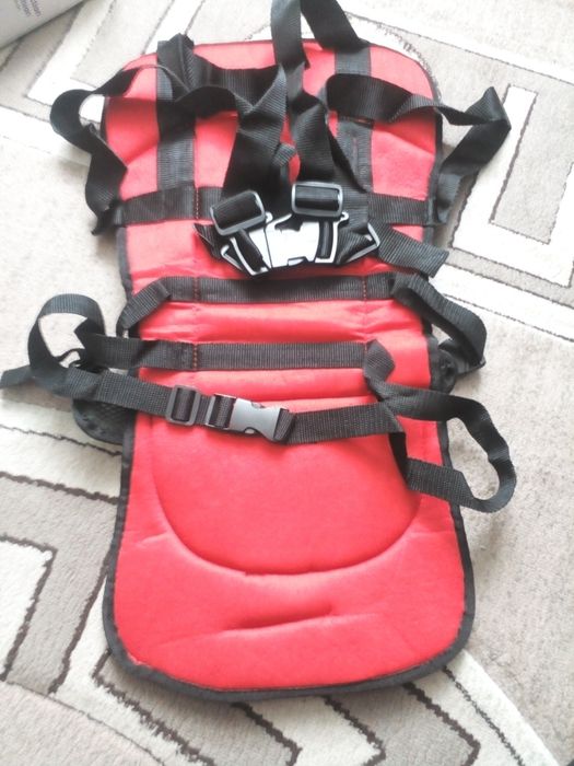 Автокрісло дитяче, бустер