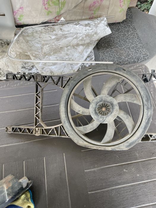 Дифузоры, патрубки, вентиляторы на Рено Лагуна. 1996г.