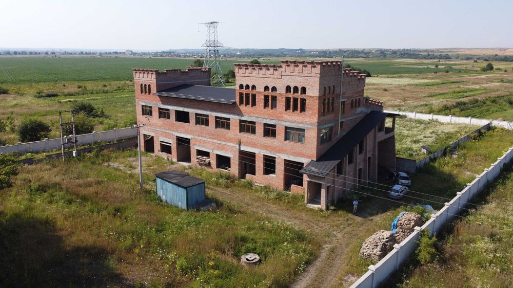 Продаж приміщення 1800 м2, 70 сотих. Тисменицька траса. Ділянка. Земля