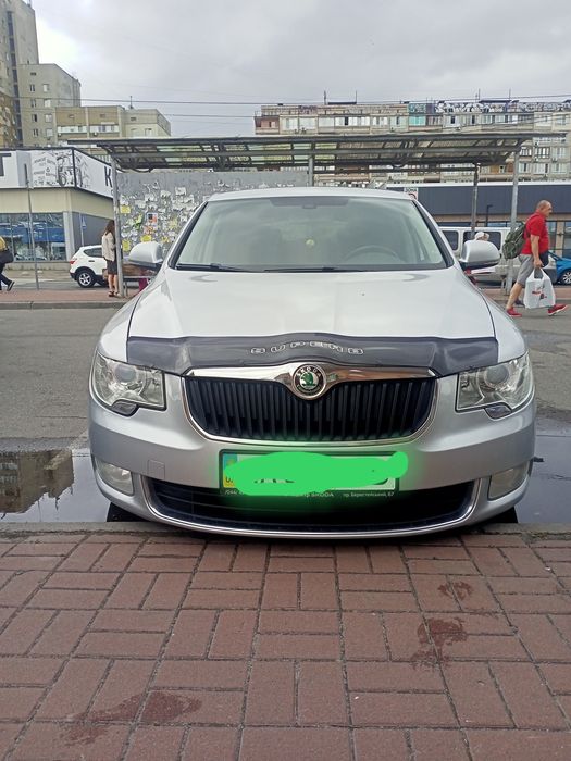 Продам шкоду супер 2012р