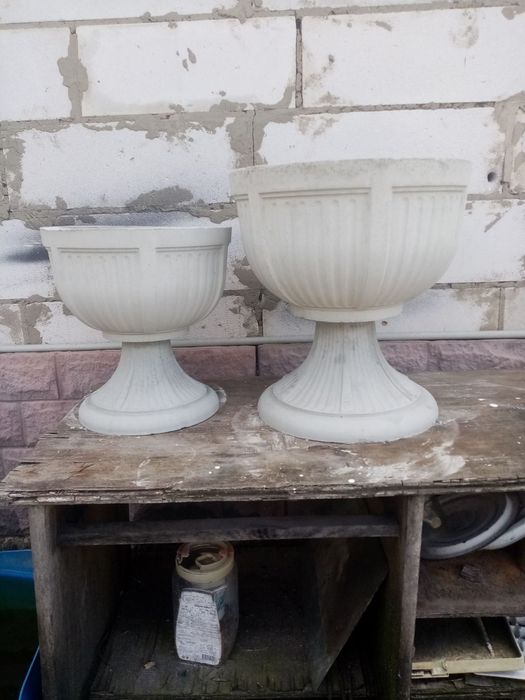 Продам бетонний вазон для квітів