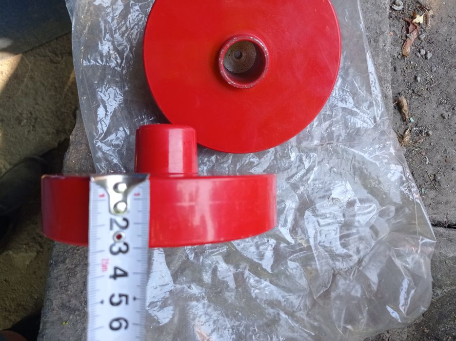 Продам проставки под задние пружины подвески  размеры на фото новые  .