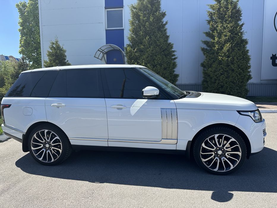 Продам ИДЕАЛЬНЫЙ RANGE ROVER 4.4 TDi официал