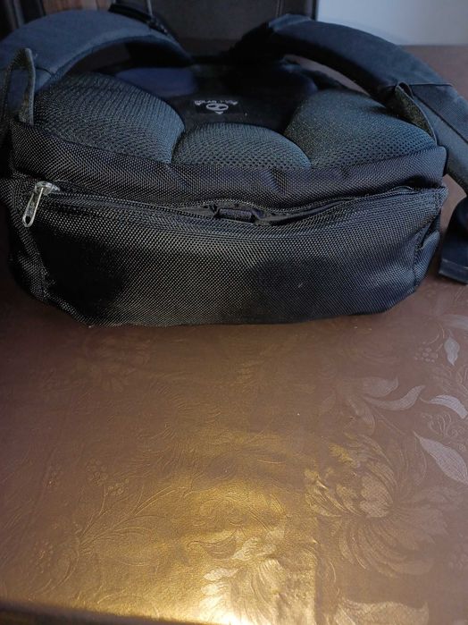 Mochila preta para transportar computador ou outros