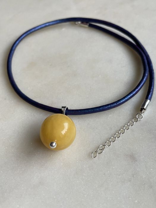 Naszyjnik choker obroża z kulką bursztynową