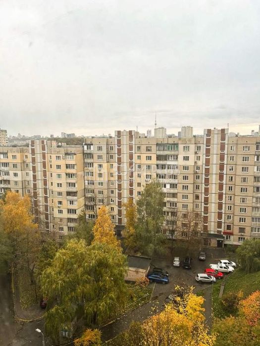 Срочно! 2к, Європейського Союзу 17-А, недорого