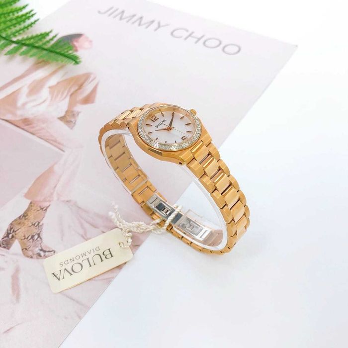 Женские часы Bulova с 46 бриллиантами . Великолепный подарок девушке