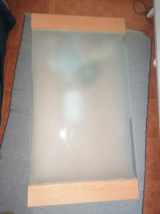 Mesa de Centro de madeira com rodas e tampo em vidro64739393416835122