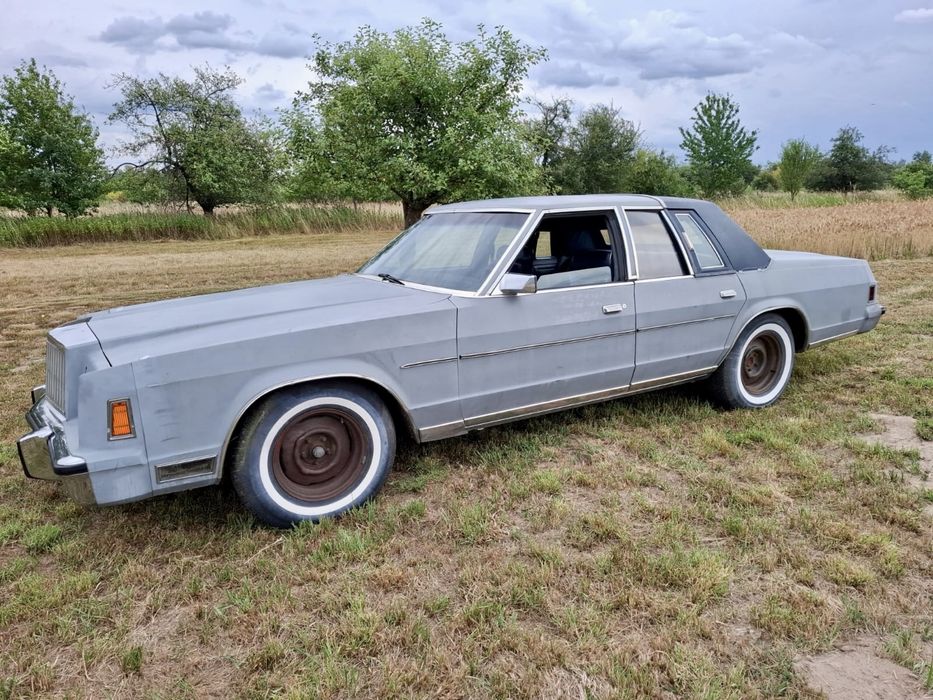 Chrysler New Yorker 1979 5.9 V8 – klasyk USA