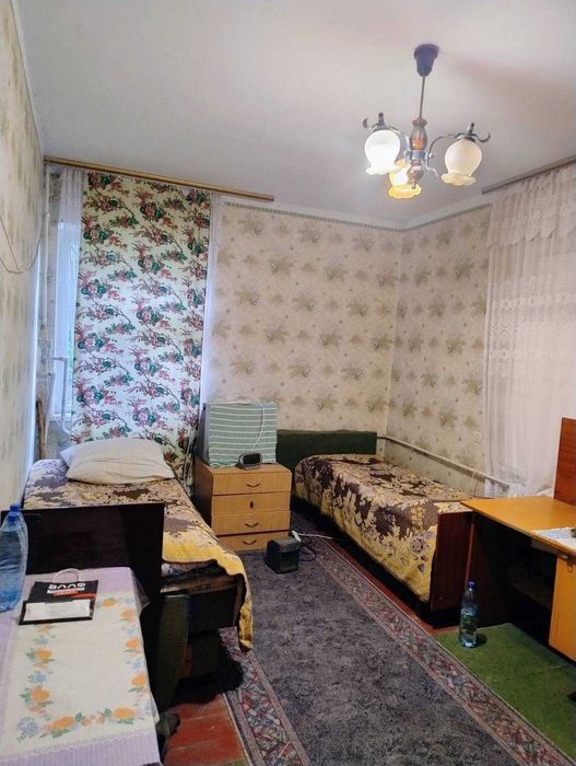 Продаж будинку та земельної ділянки
