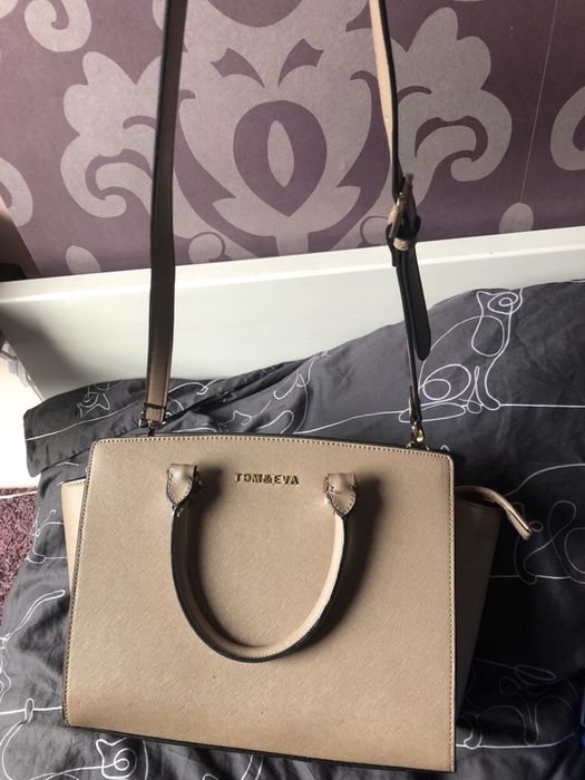 Piękna torebka o usztywnionym dole kolor ciemny beż elegancka