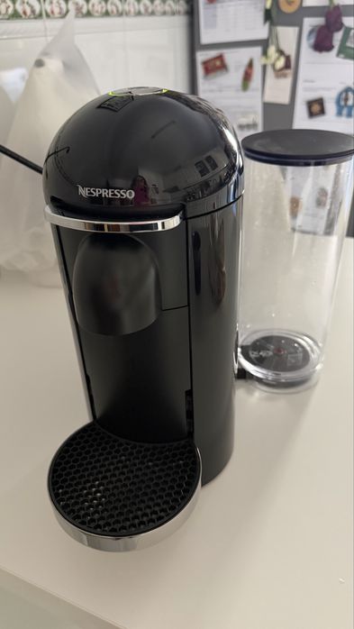 Máquina de café Nespresso Vertuo