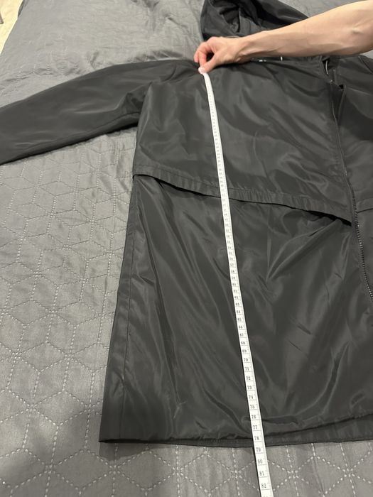 Лёгкий дождевик черного цвета