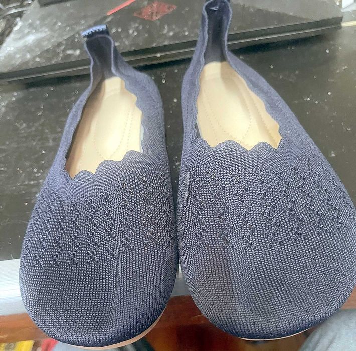 Sabrinas novas, azul escuras, tamanho 40