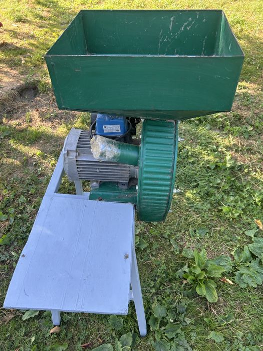 Зернодробарка,млинок(2,5 кВт, 320кг/год)