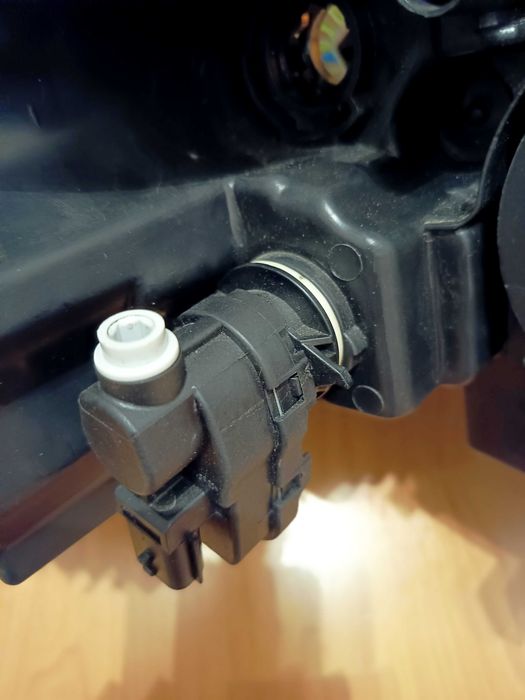 NOVA Ótica/Farol esquerda Peugeot 2008 COM Motor