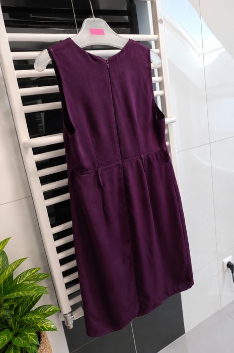 Elegancka sukienka M 38 buraczkowa klasyczna minimalistyczna