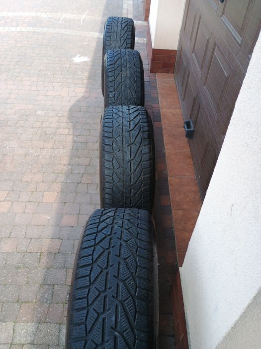 Sprzedam Opony zimowe 235/55 R18