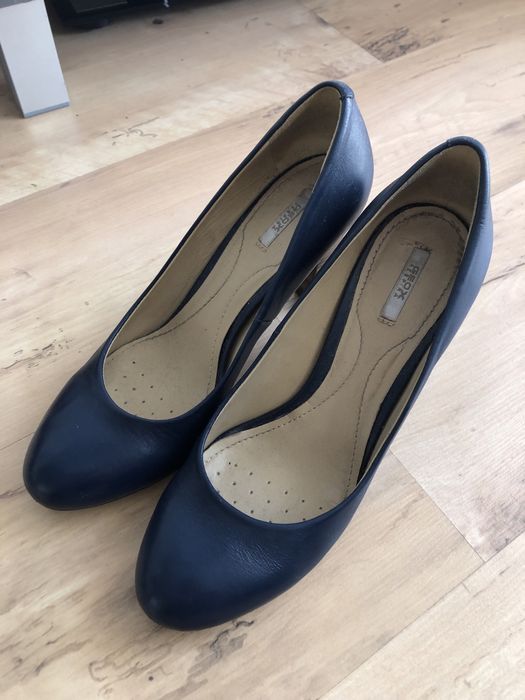 Buty na obcasie Geox 38 granatowe