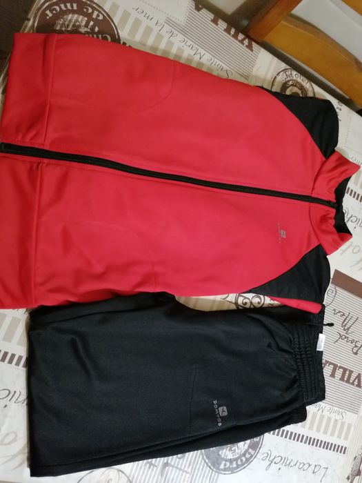 Fato treino em bom estado