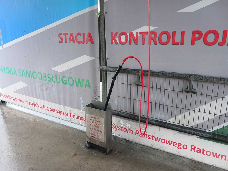 Samoobsługowa myjnia samochodowa 3 stanowiskowa. - Widok 3