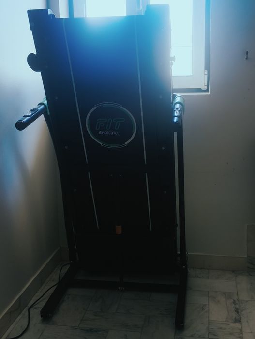 (14km/h) Vendo passadeira de correr dobrável Cecotec RunnerFit Sprint como nova