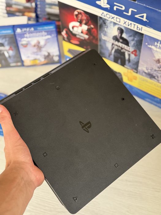 Playstation 4 slim 500gb стан нового + повний заводський комплект
