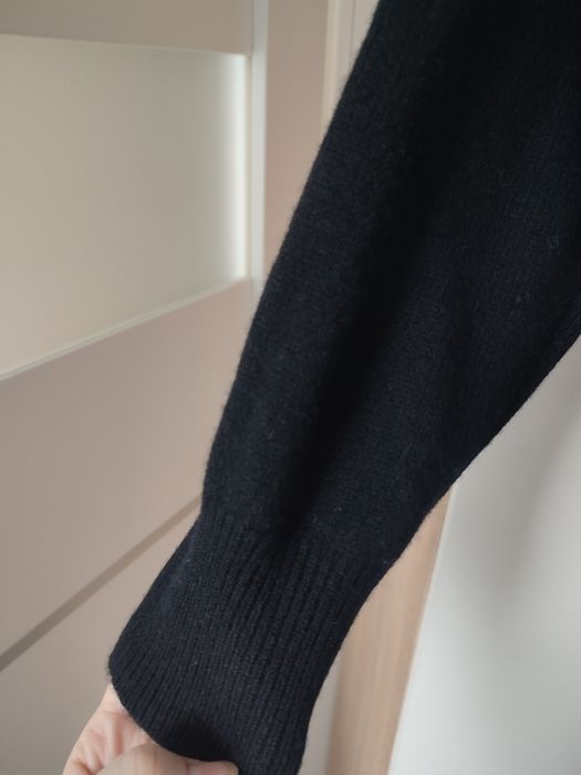 Чорний джемпер з вовни, шовку і кашеміру з вирізом Peserico