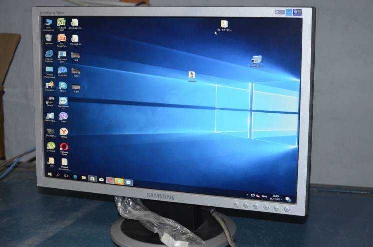 Монитор Samsung 940 NW