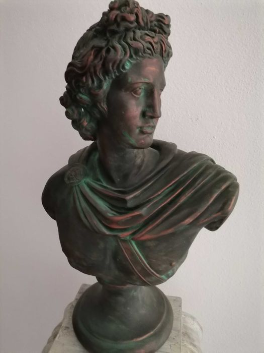 Coluna e busto em marfinite (com novas)