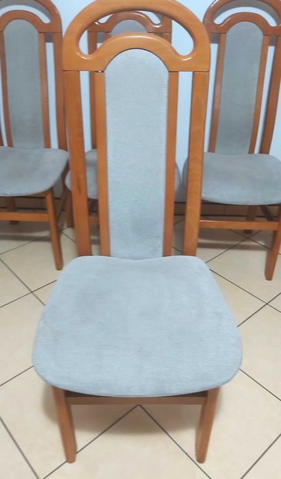 Sprzedam krzesła tapicerowane drewniane 6 szt.