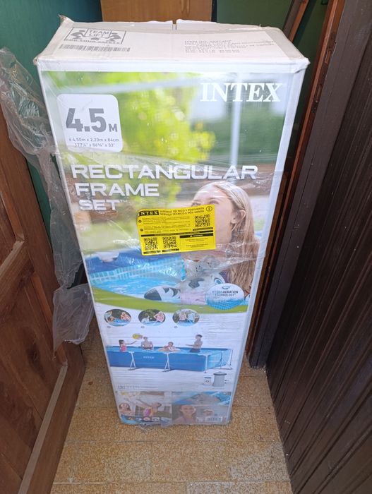 Vendo piscina desmontavel INTEX com bomba de filtro 2006 L/H 7127 L