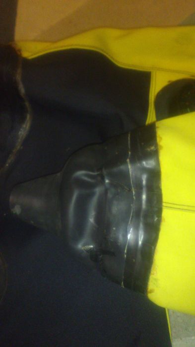 Suchy skafander do nurkowania