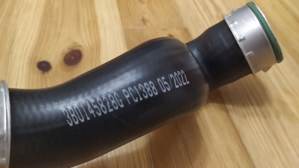 Патрубок Трубка Турбіни Інтеркуйлера Passat B5+,Skoda SuperB 1.9-2.0TD