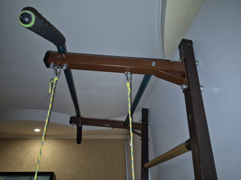 Шведская стенка - лестница, турник