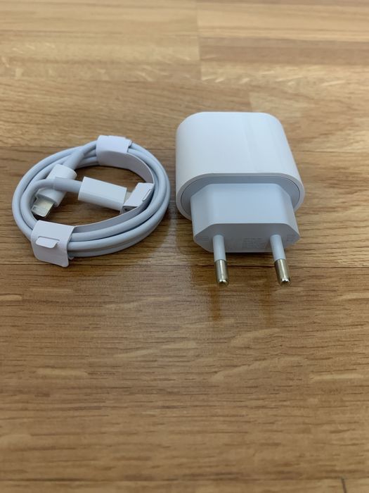 Зарядний пристрій для Айфону