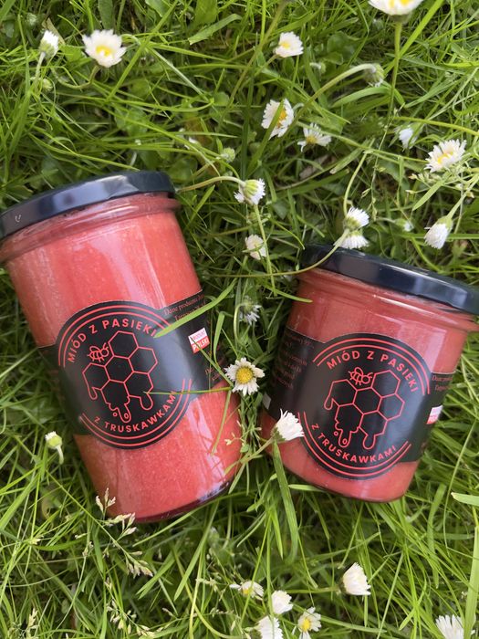 Truskawkowy z truskawką 730g (większy)