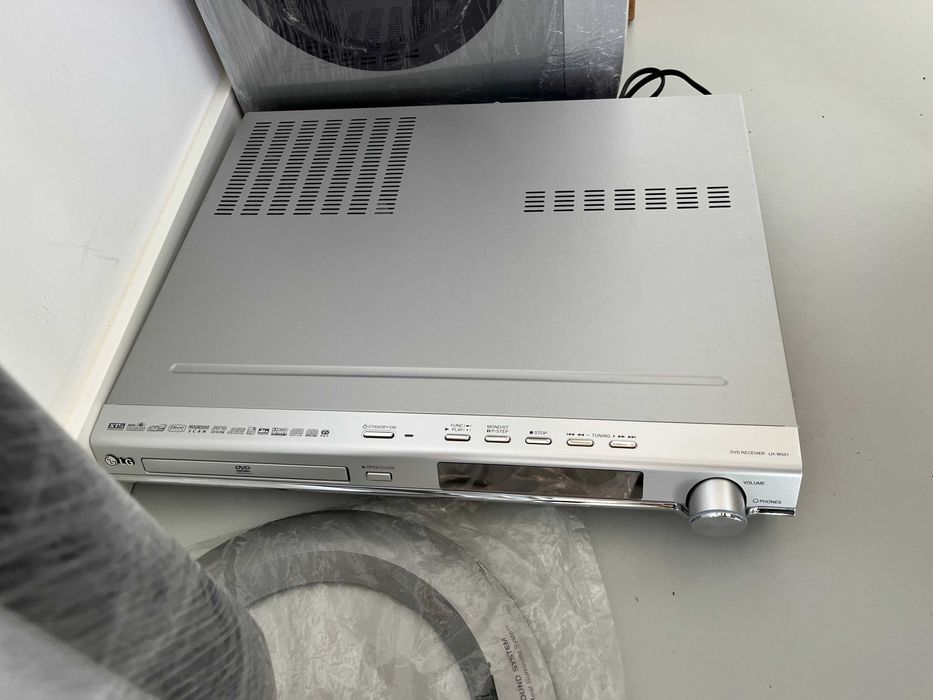 Dvd e dolby surround marca LG -Novo