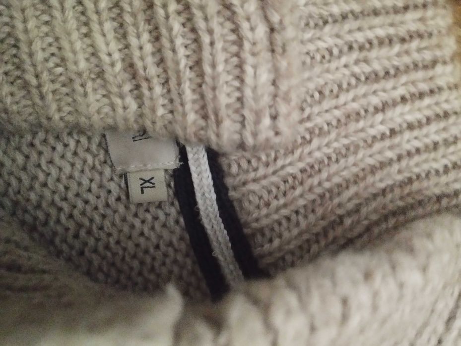 Camisola de lã beje