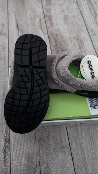 капці Oofos ортопеди нові!
