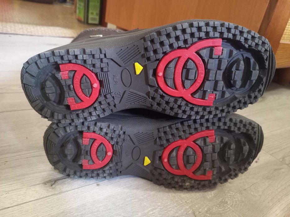 Ботинки зимние everest подошва OC-System размер 37.