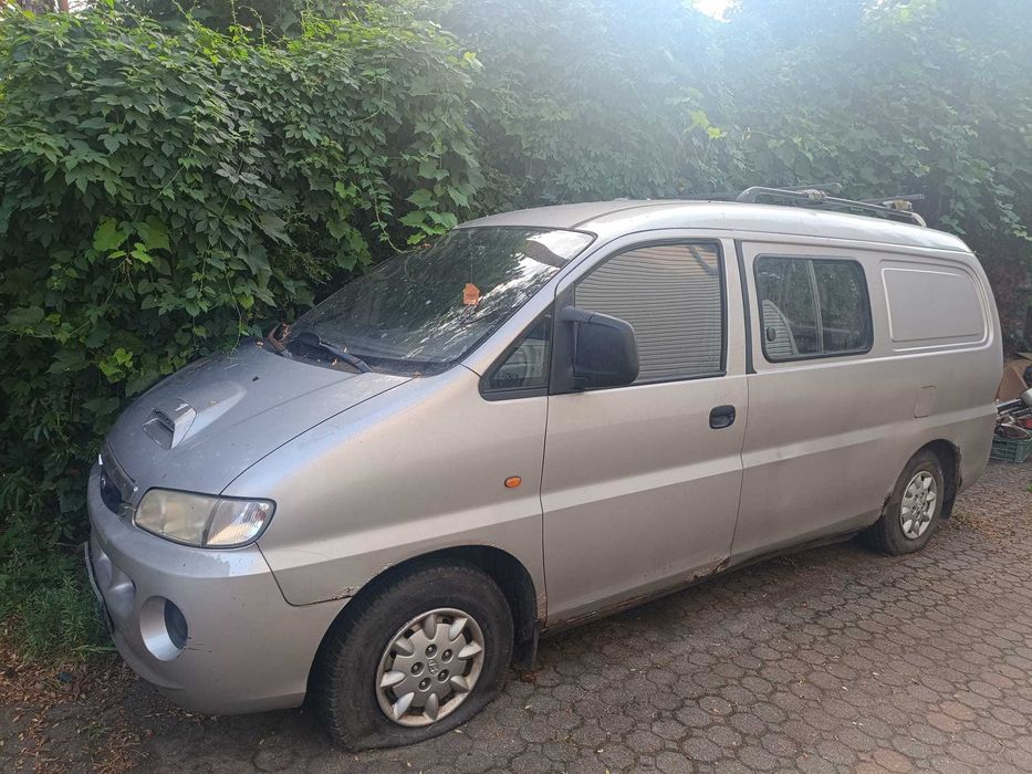 Hyundai H200 z 2001r.