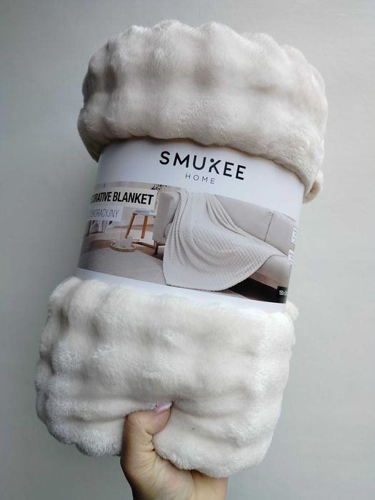 Koc Smukee dekoracyjny wytłaczany wzór 150x200cm ecru 763