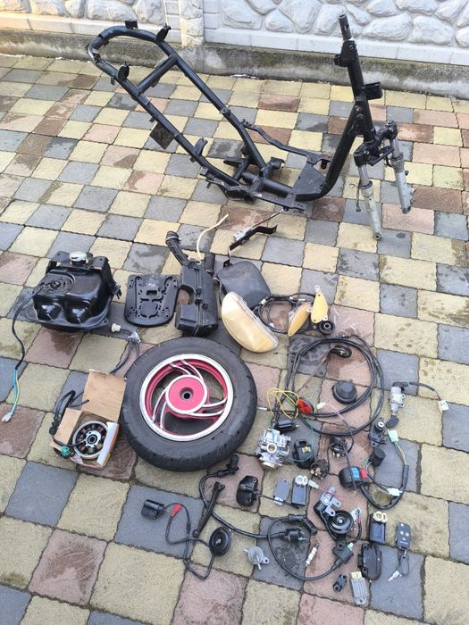 Скутер 50 cc, на запчастини..