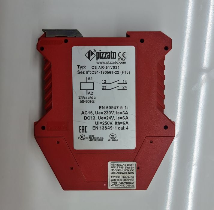 Rele de segurança  Pizzato CSAR-5V024