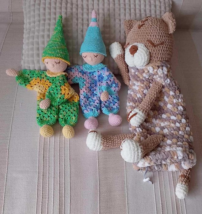 В'язані гачком іграшки. Комфортери - сплюшки. Піжамниця - котик.